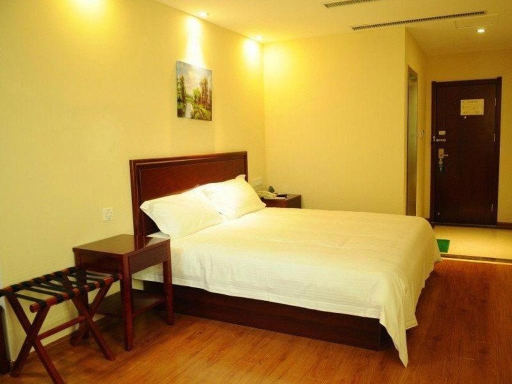 Hotel Greentree Minhang Development Zone Subway Station Business 3*