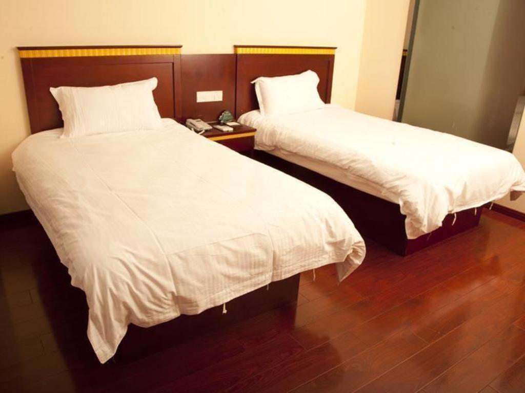 Greentree Minhang Development Zone Subway Station Business Hotel