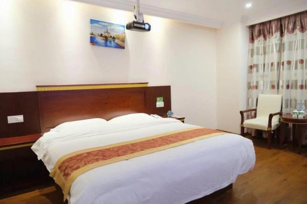 Hotel Greentree Minhang Development Zone Subway Station Business
