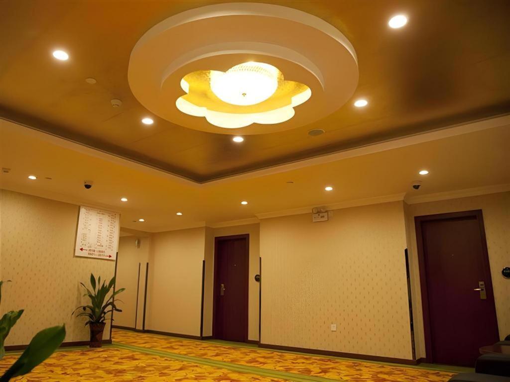 Greentree Minhang Development Zone Subway Station Business Hotel 3*